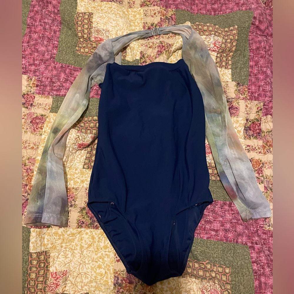 Eleve size small Leo